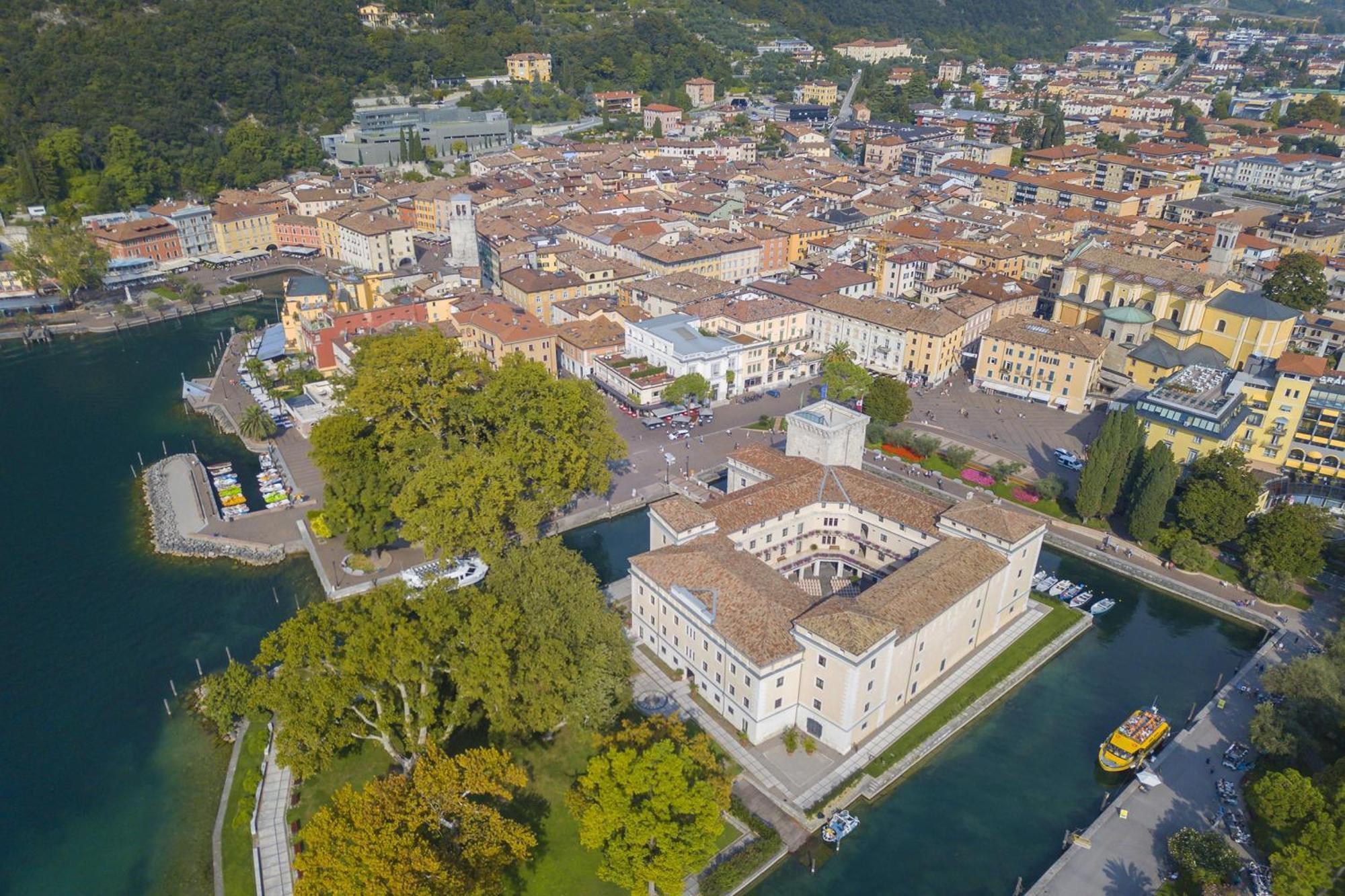 Residenza Rocca Del Lago 4 - Happy Rentals Riva del Garda Exteriör bild